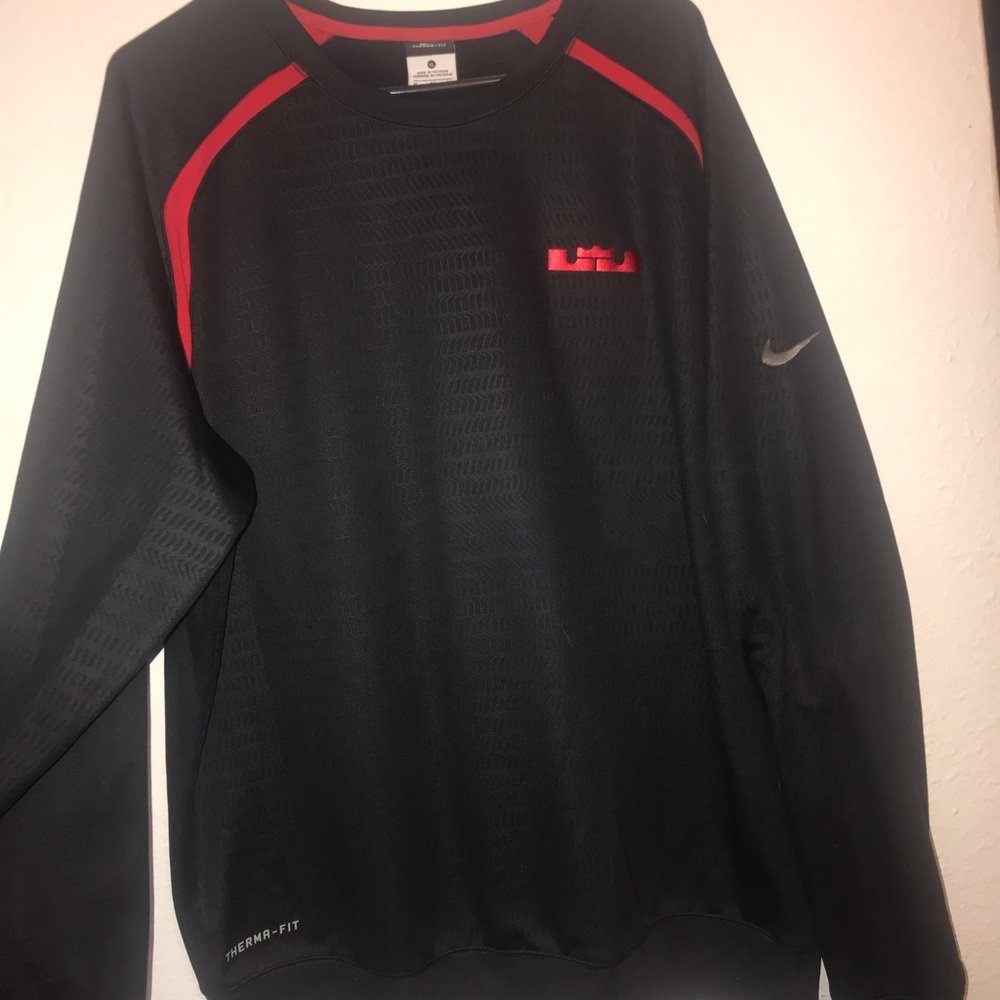 Men’s Nike crew neck sweatshirt